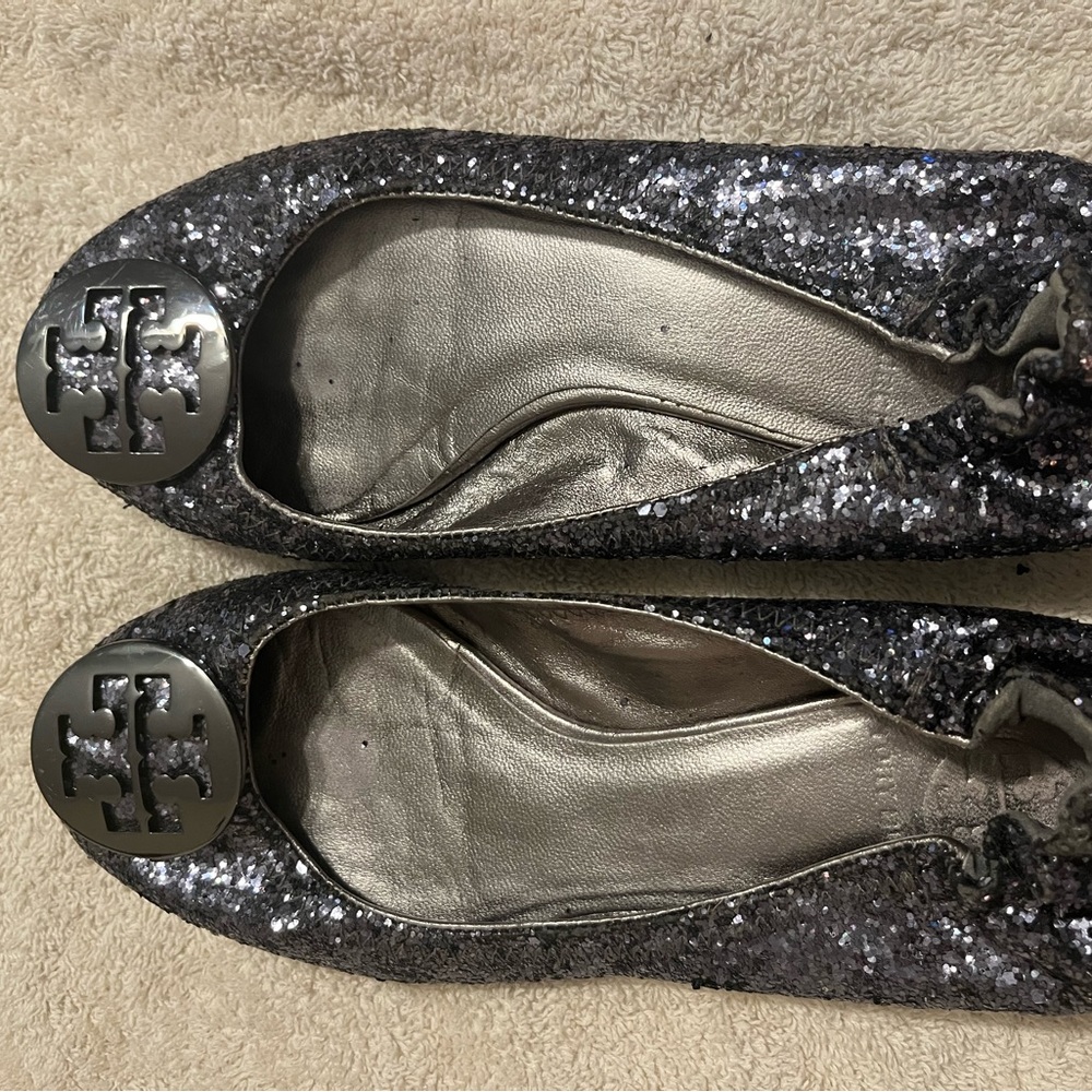 Tory Burch size 7 silver glitter flats